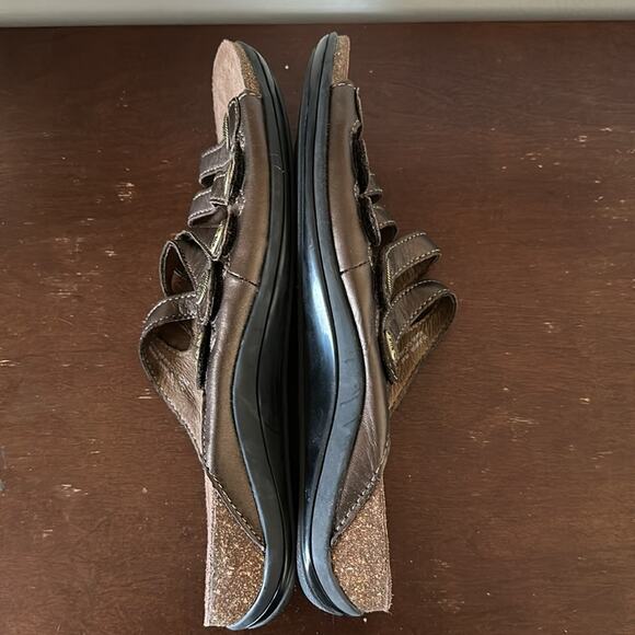 Dansko  | Janie Bronze Metallic Sandals Size 41 - Picture 4 of 10